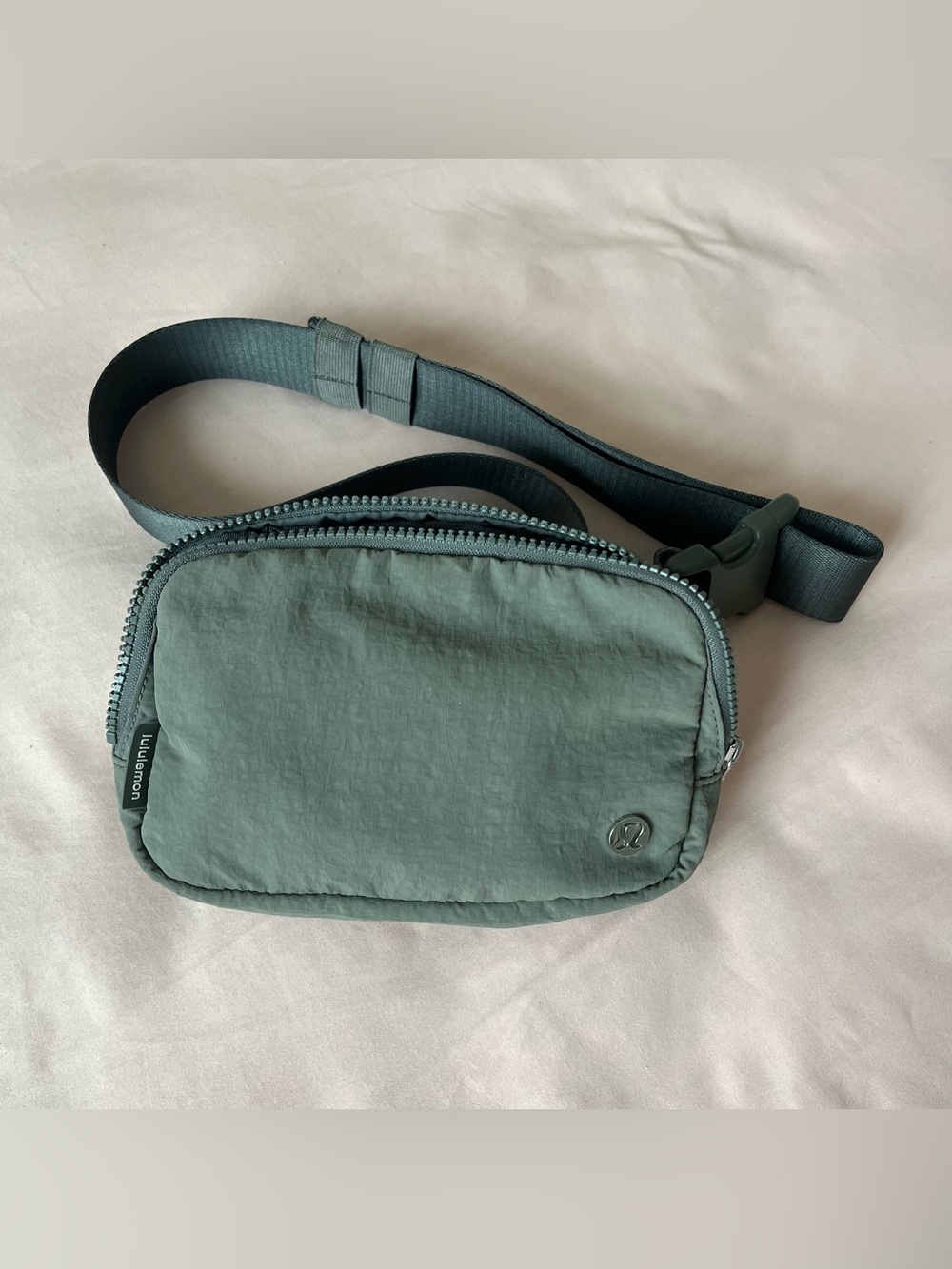 Lululemon Everywhere Belt Bag, Gray Sage